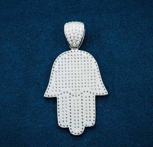 Colgante de mano de Hamsa de moissanita de plata 925 redondo hermoso de calidad superior disponible a granel a precios de mayorista - Product Image 3