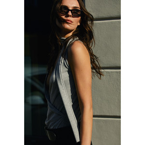 Chemisier ajusté pour femme GRIMELANGE FINESSE en tissu doux et extensible avec col foulard - Product Image 4