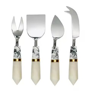 Ensemble de couteaux à fromage en marbre bicolore en acier inoxydable avec outils à fromage en métal plaqué or - Product Image 5