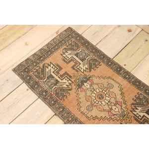 Petit tapis vintage 1,7x3,4 pieds, tapis turc en laine marron à imprimé animal - Product Image 4