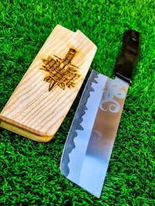 Cuchillo Santoku de acero al carbono personalizable con mango de cuerno de resina para uso de chef de cocina, Regalos perfectos DIY PARA EL Día del Padre, soporte OEM - Product Image 4