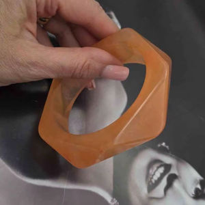 Bracelets et joncs en résine pour femmes, nouvelle collection, bijoux de style ange pour les fêtes et les mariages, haute qualité - Product Image 1