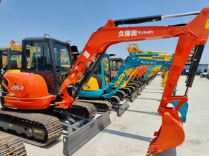 Moteur à engrenages à roulement central d'origine japonaise pour mini-excavatrice sur chenilles U55, poids opérationnel de 5 tonnes, modèle 2023, prix bas - Product Image 4