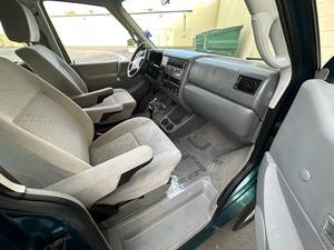 EN EXCELENTES CONDICIONES VOLKSWAGEN EUROVAN MV 2002 MINIVAN DE 3 PUERTAS TRANSMISIÓN AUTOMÁTICA CILINDROS V6 - Product Image 4