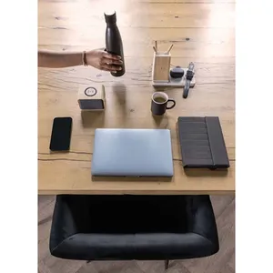 Caricatore Wireless 3-in-1 Ontario, Portapenne Sostenibile e Compagno per Gadget - Product Image 2