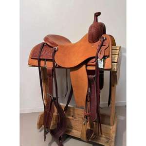 Ensemble de tack western en cuir véritable longue durée avec conchos décoratifs et rênes de finition lisse pour l'équitation pour l'exportation en vrac - Product Image 1