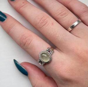 Anillo de plata de ley 2025 hecho a mano Vintage de tendencia 925 para mujer sólido 7x9mm Ajuste de bisel de Prehnita Fabricación de regalo fino - Product Image 2