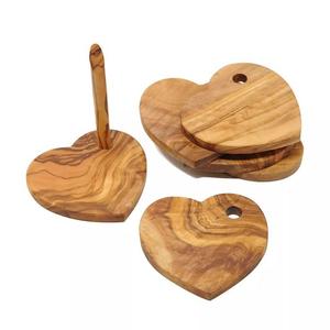 Posavasos de madera en forma de corazón con juego de soporte Posavasos de San Valentín para mesa de comedor Decoración de cocina Posavasos de mármol y madera de alabastro - Product Image 1