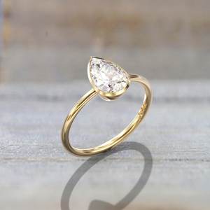 Bague solitaire en or jaune 14 carats de luxe, diamant de laboratoire taille poire de 1,11 carat, pour un cadeau de mariage ou d'anniversaire pour les petites amies - Product Image 2