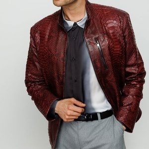 Nueva chaqueta de cuero en relieve de piel de oveja genuina roja para hombre, informal, de invierno, ODM, con cierre de cremallera, patrón de Animal, impermeable, ecológico - Product Image 4