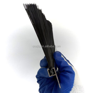 Joint <span class=keywords><strong>de</strong></span> <span class=keywords><strong>brosse</strong></span> <span class=keywords><strong>de</strong></span> <span class=keywords><strong>porte</strong></span> <span class=keywords><strong>de</strong></span> <span class=keywords><strong>garage</strong></span> en nylon noir en forme <span class=keywords><strong>de</strong></span> H <span class=keywords><strong>de</strong></span> qualité industrielle OEM Type <span class=keywords><strong>de</strong></span> <span class=keywords><strong>brosse</strong></span> anti-poussière personnalisable - Product Image 2