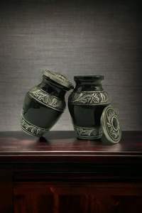 โกศขนาดเล็ก การเผาศพขนาดเล็กในโกศศพสีเขียวและสีดําสําหรับสัตว์เลี้ยงหรือโกศเถ้ามนุษย์สําหรับความทรงจําขนาดเล็ก - Product Image 2