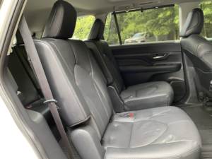 Limpio de segunda mano 2024 Toyo_ta Grand Highlander Limited tracción delantera - Product Image 6