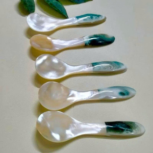 ช้อนเปลือกหอยที่ทำด้วยมือระดับพรีเมียมจากเวียดนาม: ขัดเงาอย่างประณีตสำหรับการตกแต่งโต๊ะงานแต่งงานที่หรูหรา - Product Image 4