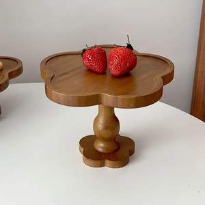 Présentoir à gâteaux en bois fait main avec finition rustique en bois naturel pour décoration de table de dessert de mariage et présentoir élégant de cupcakes - Product Image 4