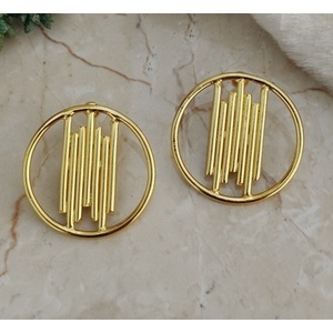Pendientes de Aro y Colgantes de Latón Hechos a Mano, Diseño Geométrico Étnico Vintage, Bañados en Oro con Perlas y Diamantes de Moda para Fiestas - Product Image 1