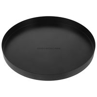 Plateau de service décoratif haut de gamme en blanc élégant de forme rectangulaire avec une finition lisse, idéal pour la décoration intérieure moderne et la salle à manger