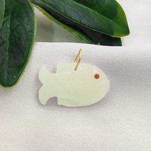 Charmes en forme de poisson en pierre précieuse sculptés à la main, pendentif en pierre précieuse en forme de poisson pour la fabrication de bijoux, boucle en argent plaqué or, pendentifs en gros - Product Image 4