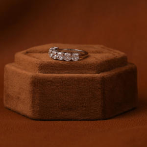 Luxueux 14KT plaqué or blanc coussin de bande de mariage de mariée coupe 7 pierres laboratoire cultivé diamant cadeau d'anniversaire pour fille - Product Image 2