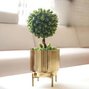 Maceta Elegante para Plantas de Interior, Estilo Contemporáneo para el Hogar y Adorno Decorativo de Vegetación, Hecha a Mano en India - Product Image 2