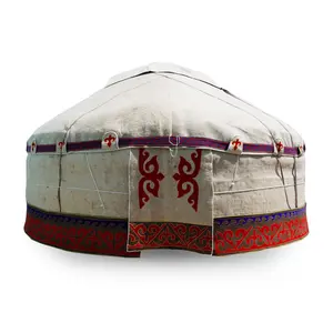哈萨克蒙古包房屋直径8 m，由毛毡制成，优质蒙古包