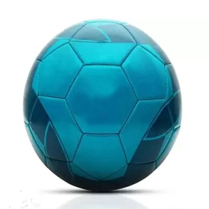 Ballon de football pliable fabriqué au Pakistan, haute rétention d'air, impression de logo personnalisée, cuir PU léger, cousu à la machine - Product Image 2