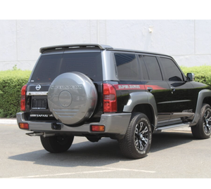 Voitures d'Occasion à Vendre Nissan Patrol Super Safari 2017 de Seconde Main Vente en Gros Faible Kilométrage Luxe LED Électrique Cuir Turbo Automatique - Product Image 3