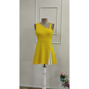 Blusa de viscosa con tirante de un solo hombro y detalle de tiras con botones para mujer de Jane, top informal de corte A para uso diario - Product Image 4