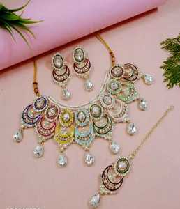 Impresionante Conjunto de Joyería con Collar Multicolor Fusion y Aretes con Piedras Kundan, Diseño Inspirado para Novias y Fiestas - Product Image 1