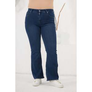 Jeans bleus grande taille avec détails en pierres sur les côtés (style jambe espagnole) - Product Image 1