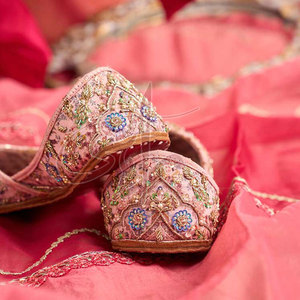 Matériaux durables, faible MOQ, Khussa, étiquette privée, broderie, tendance de la mode, imprimé, antidérapant, semelle en cuir véritable, velours - Product Image 4