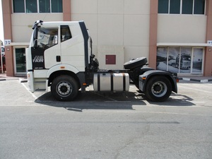 Nuovissimo 2022 FA W J6P-420/6x4/capo camion EURO 2 DIESEL 6 cilindri 265KW 420HP cambio automatico - Product Image 5