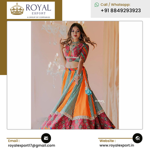 Exportador indio de alta calidad Navratri Special Heavy Muselina Algodón Impreso Lehenga Choli con trabajo de espejo real para la venta - Product Image 4