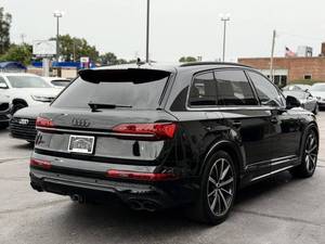 Audi SQ7 4.0T quattro Prestige AWD 4.0T quattro Prestige 4 portes SUV 2022 d'occasion, véhicules puissants à vendre - Product Image 5