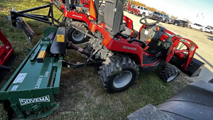 Tracteur agricole d'occasion Massey Ferguson GC1725 GC2400 4x4 avec pompe et roulement, moteur Cummins 185 CV - À vendre - Product Image 4