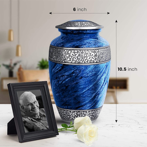 Urne de crémation élégante en laiton pour cendres adultes Grand pot funéraire funéraire Souvenir commémoratif Exportation en gros Inde - Product Image 1