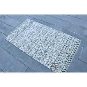 พรมขนาด 2.9x5.2 ฟุต, พรมวินเทจตุรกี, พรมขนสัตว์ขอบสีขาว - Product Image 2
