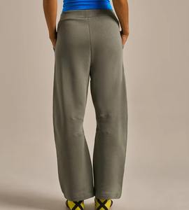 Pantalons de jogging slim fit pour femmes, streetwear personnalisé, multi-poches, impression, service OEM, pantalons de jogging pour femmes - Product Image 3