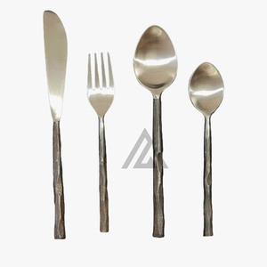 Juego de cubiertos de 4 piezas al por mayor hecho a mano con asas de metal negro alta cuchara personalizada bodas directo fabricante indio exportador - Product Image 1