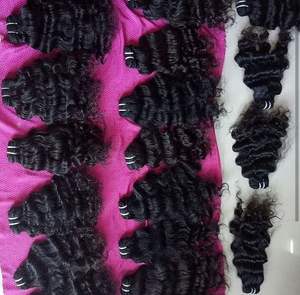 Extensions de cheveux humains bouclés naturels de Temple Prix de gros 100% cheveux indiens bruts non transformés à un seul donneur vierges à cuticule alignée - Product Image 3