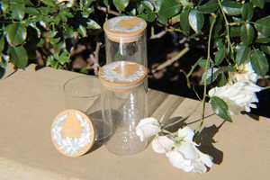 Caja de Dulces de Acrílico Cristalino con Incrustaciones de Nácar y Tapa de Madera, Regalo Árabe de Lujo para Eid Mubarak y Reuniones de Ramadán - Product Image 5