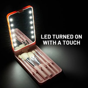 Set de Brochas de Maquillaje Profesional Rose con Espejo de Viaje, Set de 5 Piezas para Maquillaje de Rostro y Labios, Incluye Brocha para Difuminar Polvo, Muestra Gratis - Product Image 5