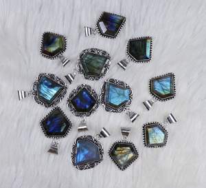 Diamant Forme Bleu Labradorite Gemme Pendentif Argent Facettes Designer Collection Lunette Réglage Incrustation En Vrac En Gros Bijoux - Product Image 3