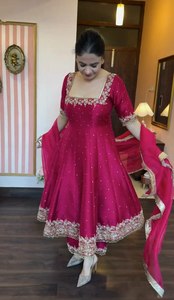 Calidad Premium 2025 Presenting Exclusive Designer Heavy Pure Vichitra Silk Rani Color Anarkali Suit para niñas de moda - Product Image 2