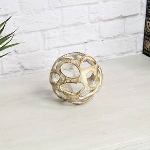 Orbe en fonte d'aluminium avec motif de perméation abstrait Or naturel Petit orbe abstrait à motifs de perméation Accent de décoration intérieure. - Product Image 2