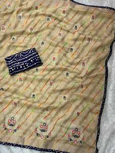 Damen-Baumwoll-Sari mit Mehrfaden-Stickerei, Kompletter Sari mit Zari-Bordüre, Bluse, Hergestellt in Indien - Product Image 4