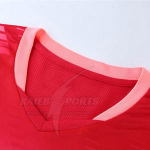 Los últimos uniformes de fútbol totalmente personalizados, ropa de equipo, impresión personalizada de alta calidad, servicio OEM, uniforme de sublimación de fútbol - Product Image 4