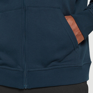 Sweat à capuche pour homme au coupe décontractée intemporelle, conçu pour un confort naturel, avec un design épuré et un style quotidien élégant. - Product Image 6
