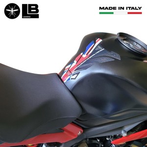 Adesivi Protettivi 3D per Serbatoio su Misura Tipo Union Jack in Carbonio per Moto Triumph Modello Compatibile - Product Image 3