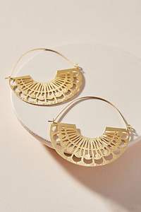 ต่างหูทองเหลืองสำหรับผู้หญิงที่มีดีไซน์โอเวอร์ไซส์และมีส่วนโค้งที่โดดเด่นสำหรับลุคแฟชั่นชั้นสูงและรันเวย์ - Product Image 4